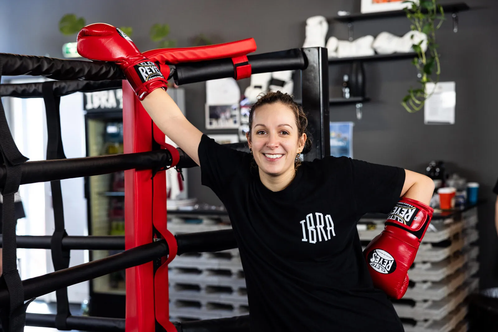 Boxerin am Ring